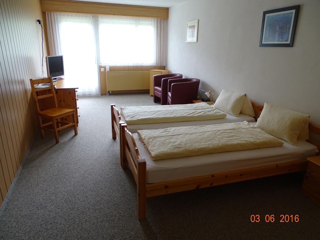 Hotel Old-Jnn Saas im Prattigau Pokoj fotografie
